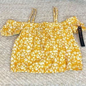 NWT Floral Print Top Yellow size M